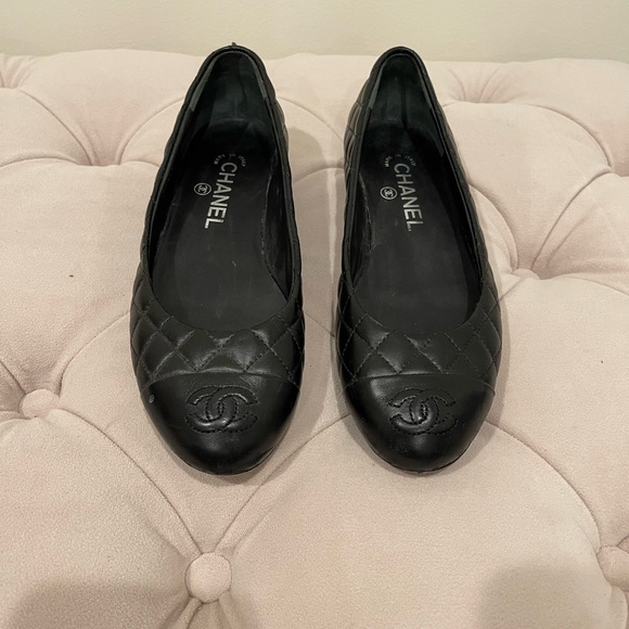 CHANEL Shoes Chanel Classic Black Quilted Ballerina Flats Size 37